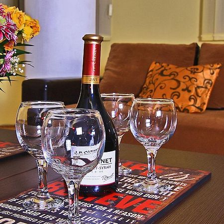 Nirvana Accommodation Бухарест Экстерьер фото