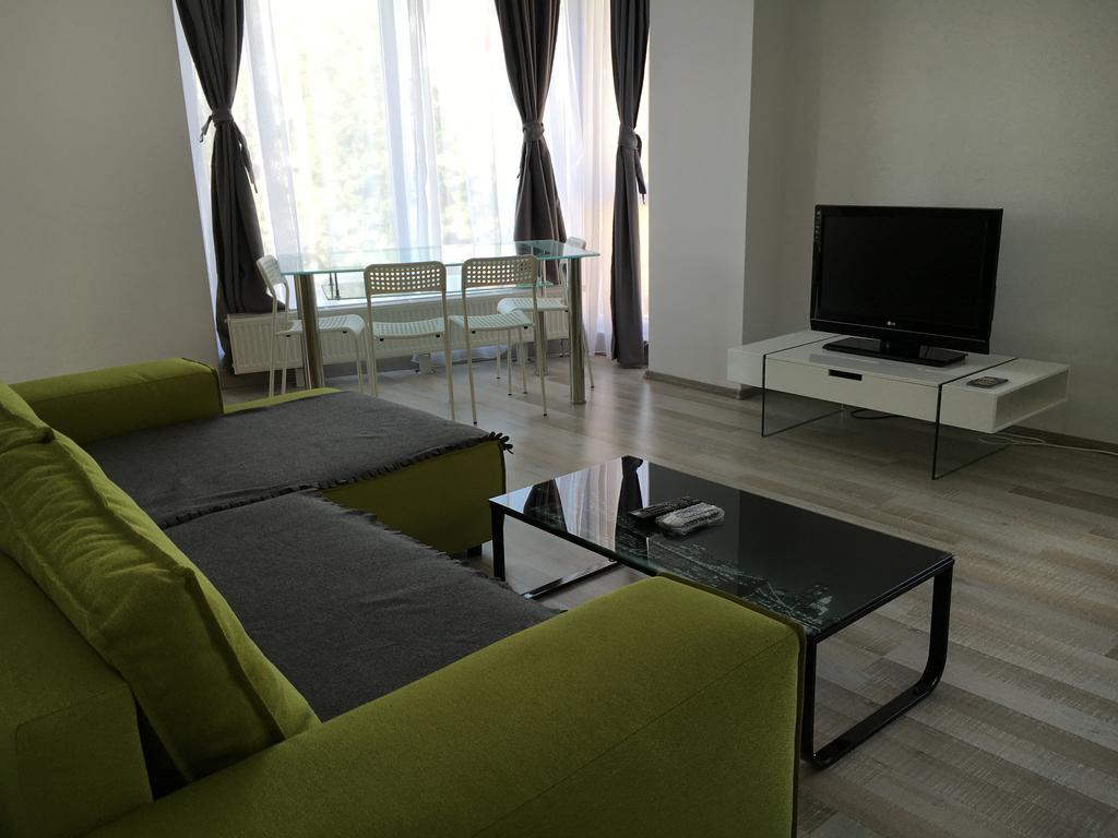 Nirvana Accommodation Бухарест Экстерьер фото
