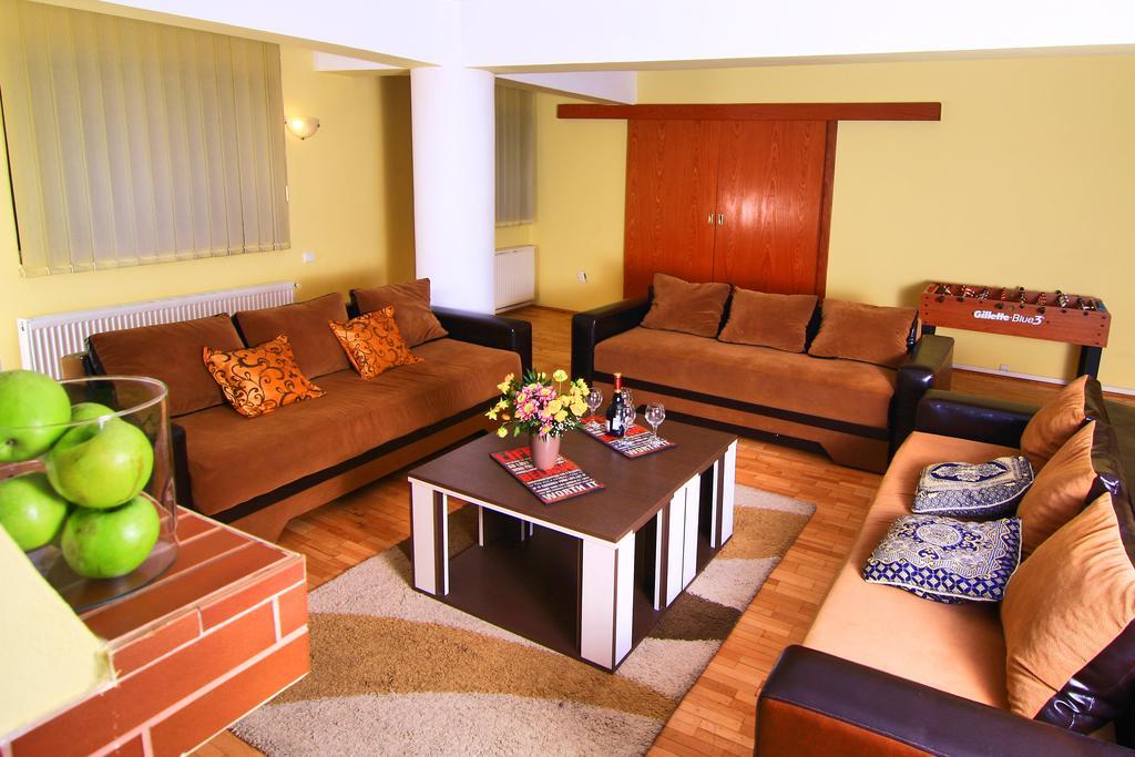 Nirvana Accommodation Бухарест Экстерьер фото