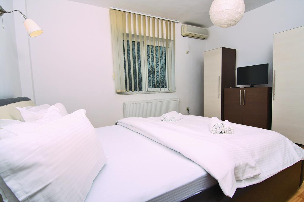 Nirvana Accommodation Бухарест Экстерьер фото