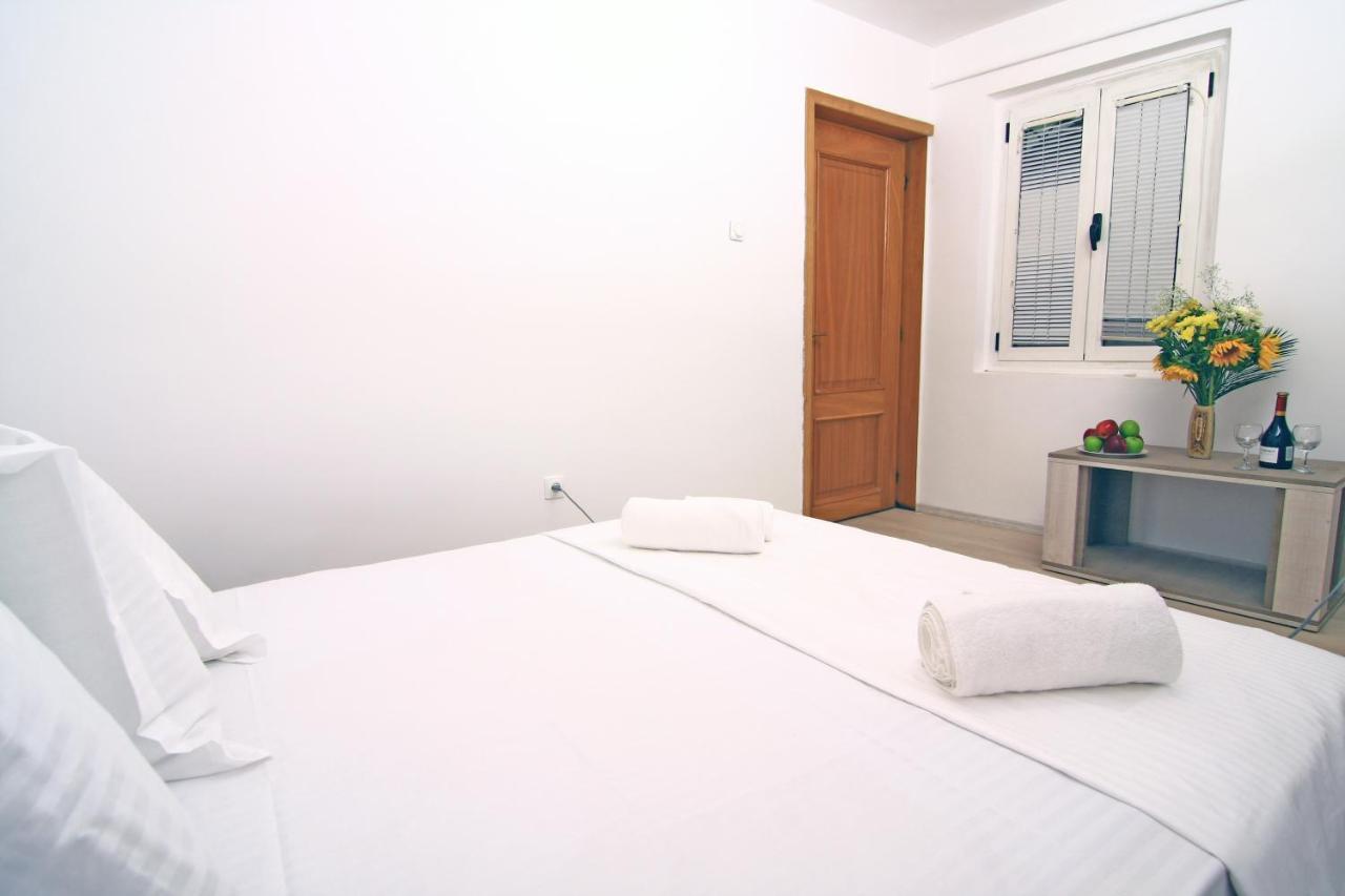 Nirvana Accommodation Бухарест Экстерьер фото