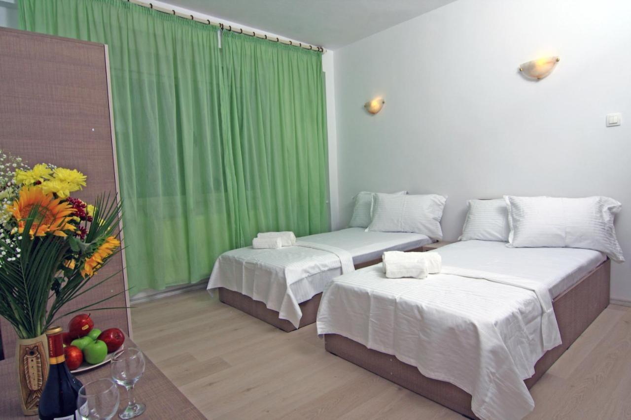 Nirvana Accommodation Бухарест Экстерьер фото
