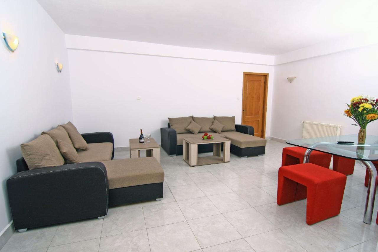 Nirvana Accommodation Бухарест Экстерьер фото