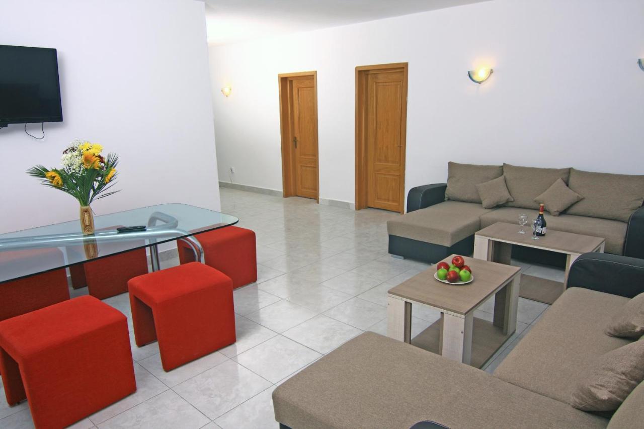 Nirvana Accommodation Бухарест Экстерьер фото
